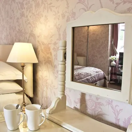 Melbourne Pensión 4*