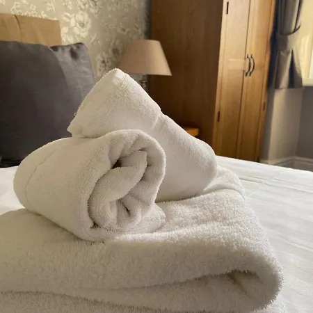 Melbourne Pensión 4*