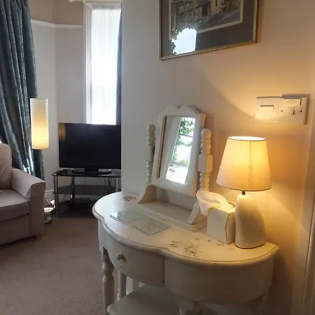 Melbourne Pensión 4*